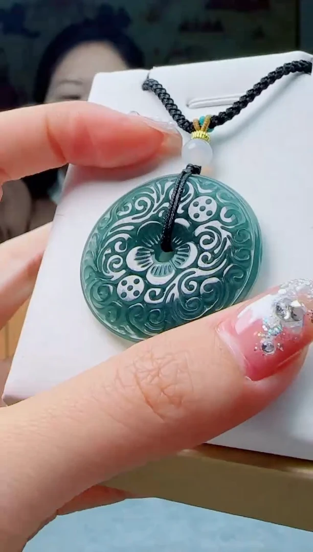 【闪购商品】翡翠颈饰未镶嵌花扣多样性随机一件发货