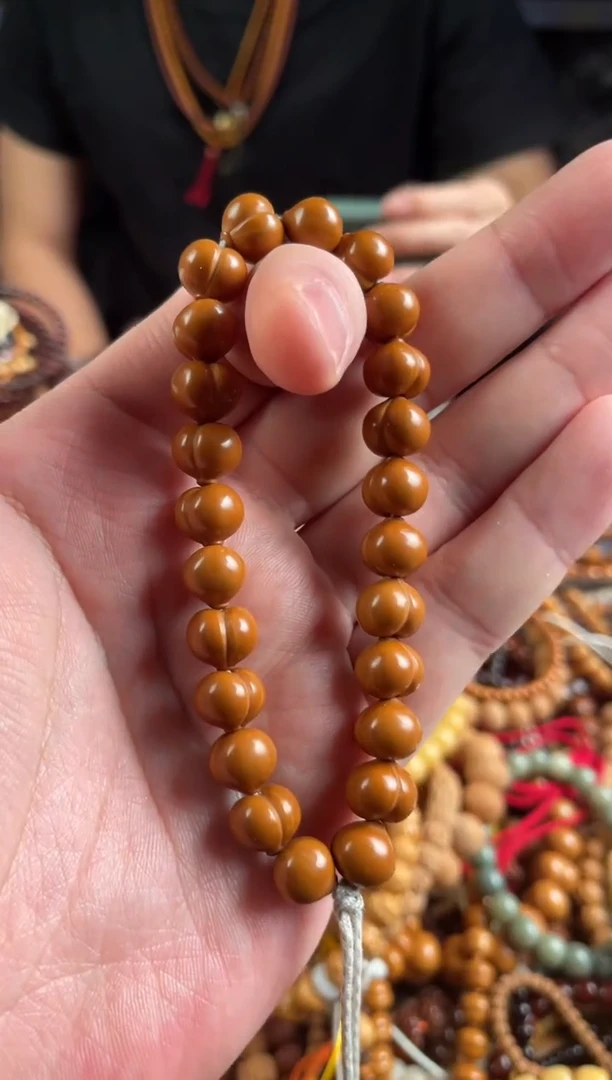 手串猴头核桃王胖子文玩工作室屁桃11左右