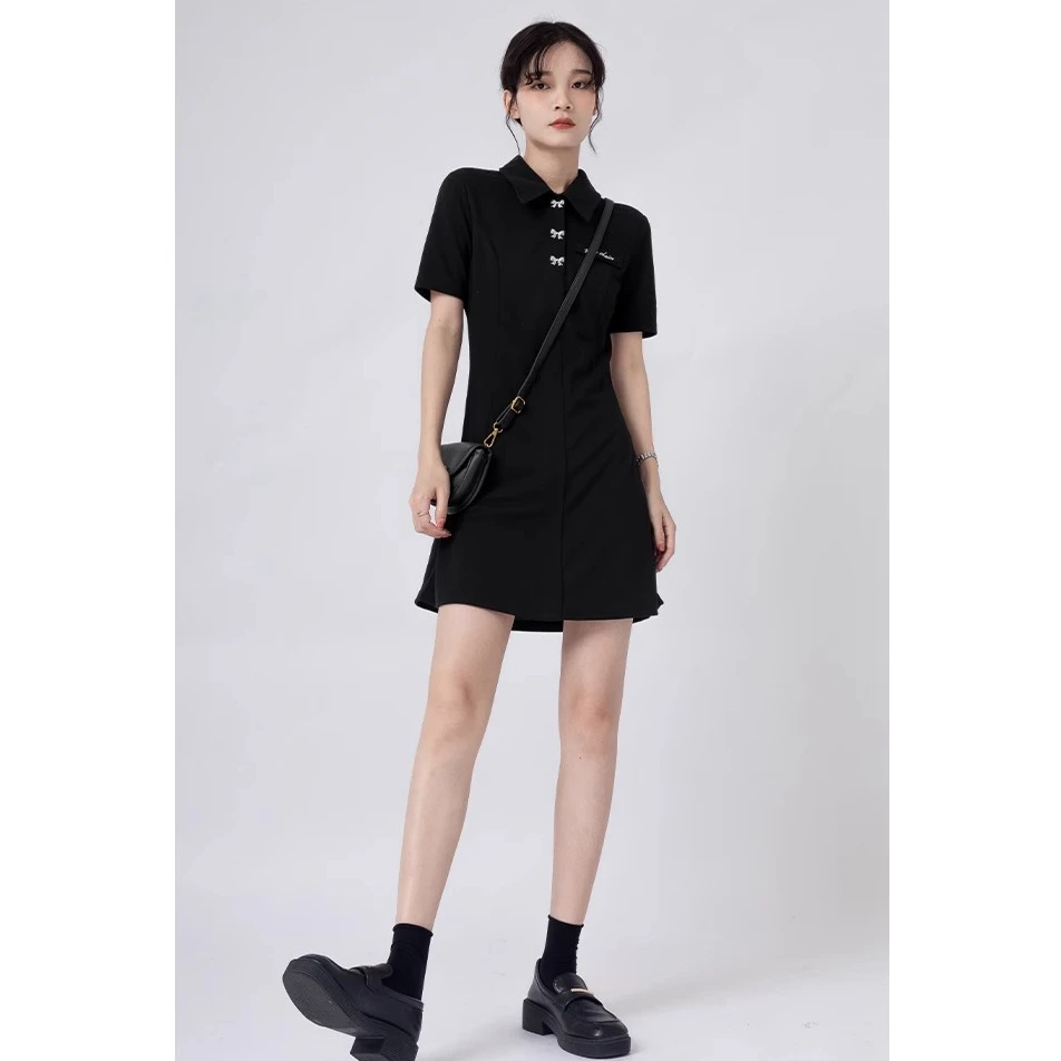 GUIER/桂儿蝴蝶结扣polo领连衣裙女收腰显瘦垂感气质a字裙子6759