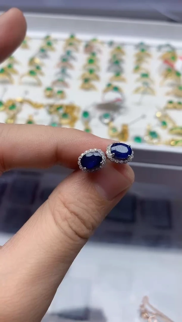 【闪购商品】蓝宝石耳饰银S925镶嵌........