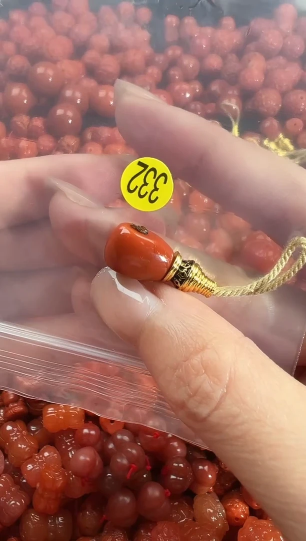 颈饰未镶嵌南红玛瑙1