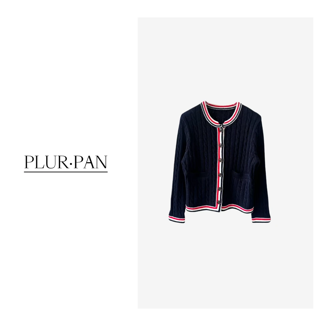 PLUR·PAN撞色麻花压纹领口彩条针织衫 399