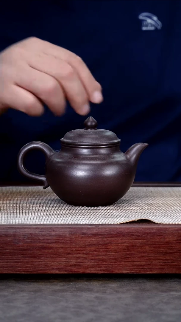 茶壶紫砂紫茄泥尖钮光素莲子壶$$ 顾艳@@CH01895