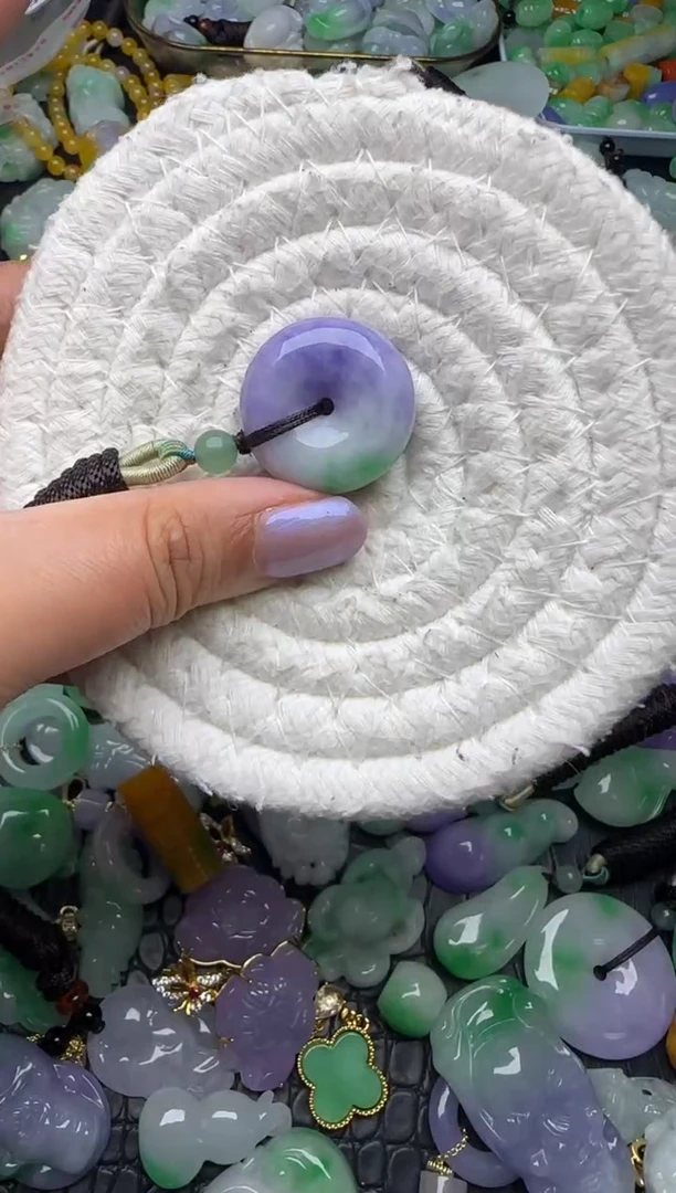 颈饰未镶嵌翡翠缅甸翡翠吊坠