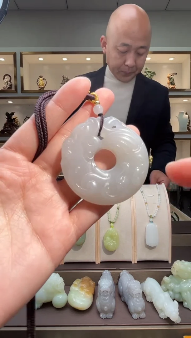 颈饰未镶嵌和田玉苏