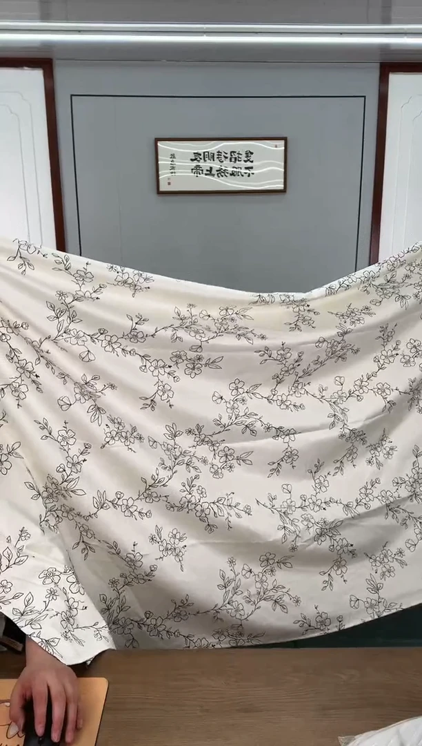 棉米白底花床单240*245（微瑕）