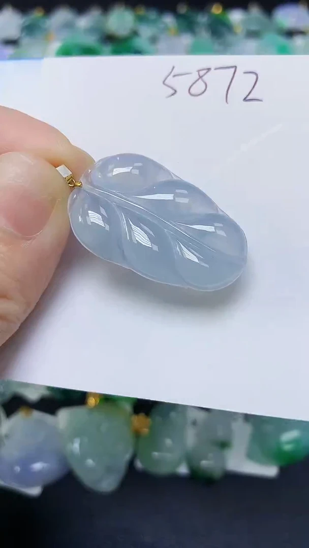 翡翠18K金镶嵌颈饰天然缅甸翡翠A货