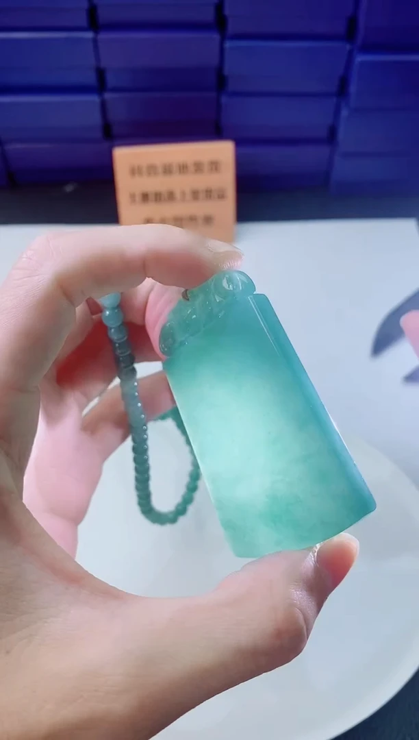 翡翠未镶嵌颈饰1111111111