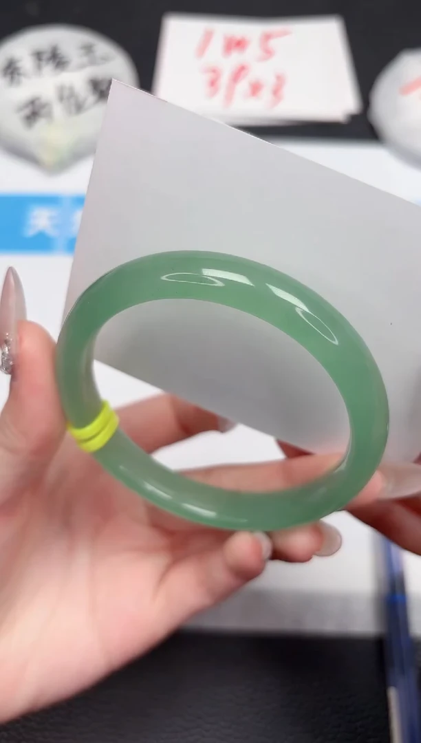 【闪购商品】石英质玉手镯未镶嵌138-57