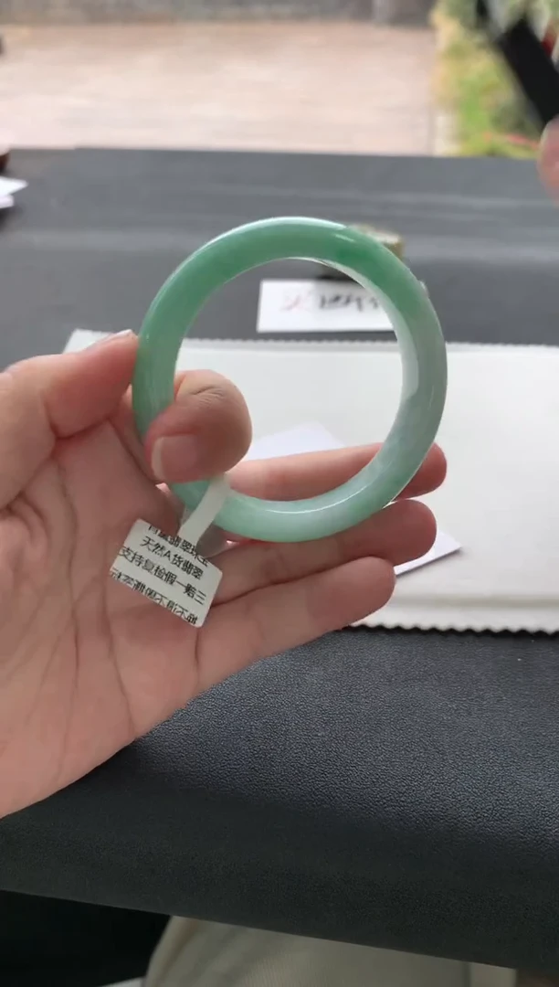 【闪购商品】翡翠手镯未镶嵌57.5正圈A6403买断