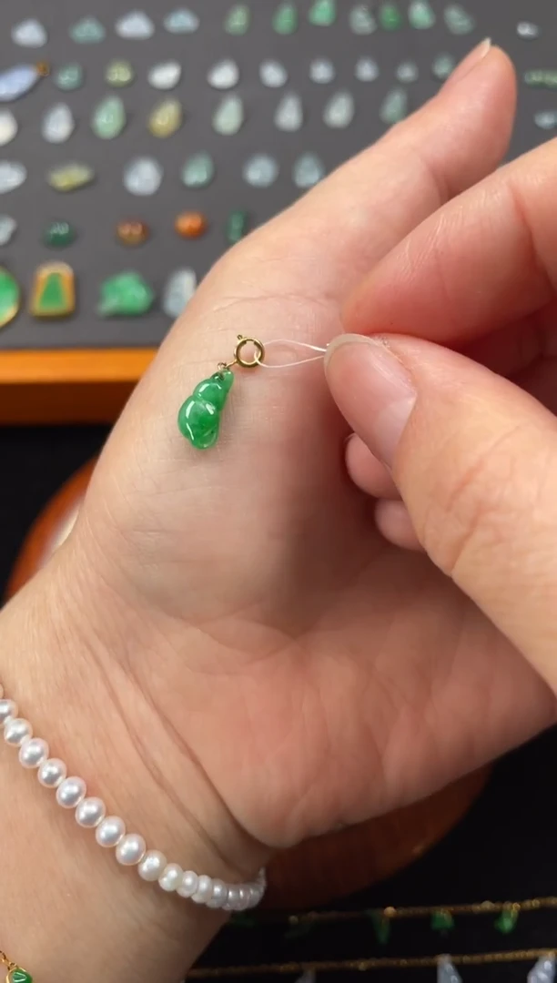 吊坠(不含链)18K金镶嵌翡翠一个JK618