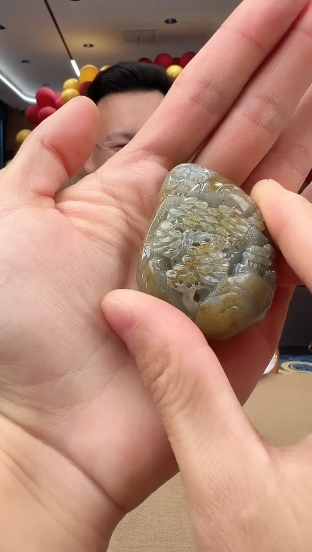 颈饰未镶嵌和田玉吊坠