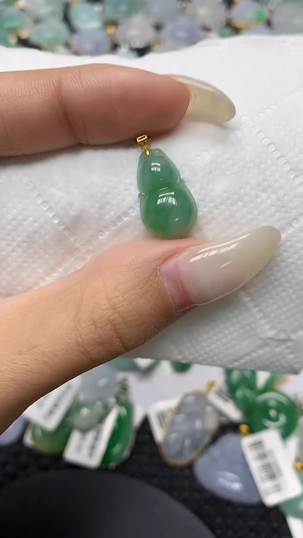 颈饰18K金镶嵌翡翠11111111111