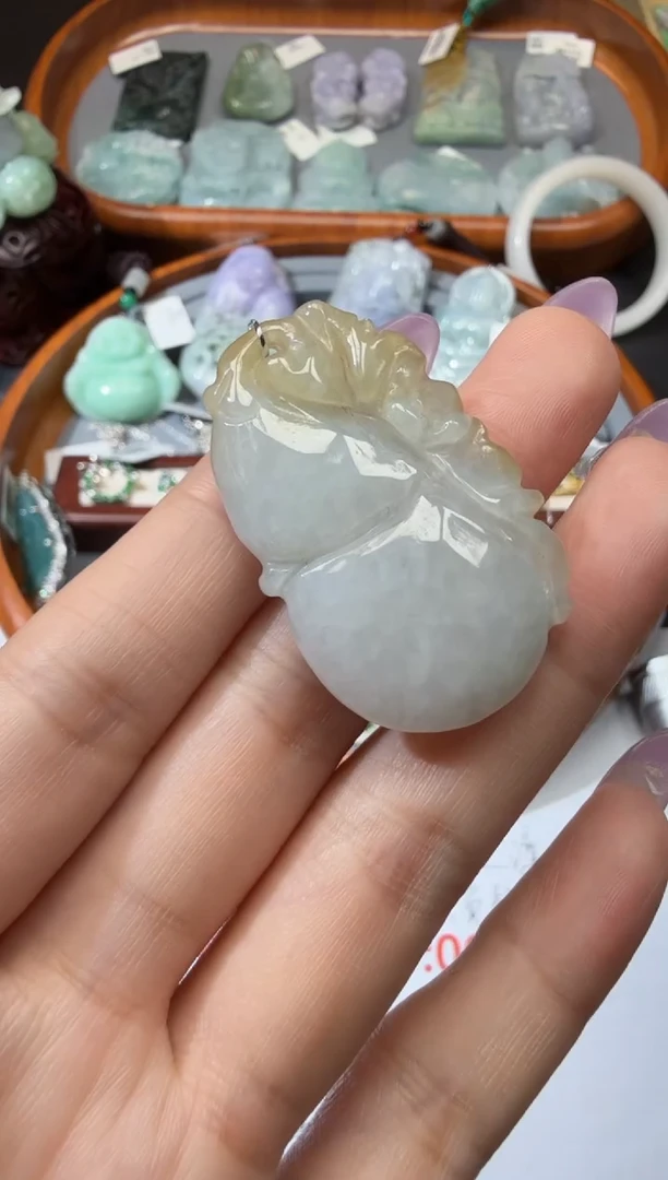 翡翠未镶嵌颈饰226。。。