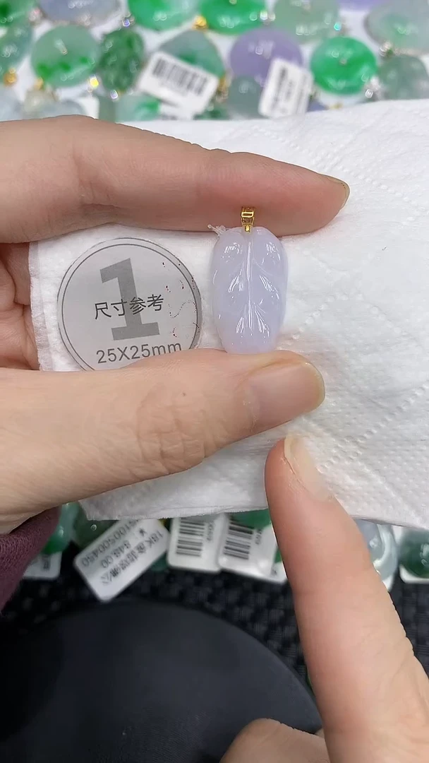 颈饰18K金镶嵌翡翠1111111111111111