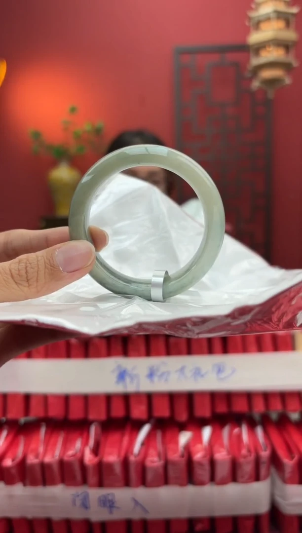 未镶嵌手镯翡翠翡翠手镯1