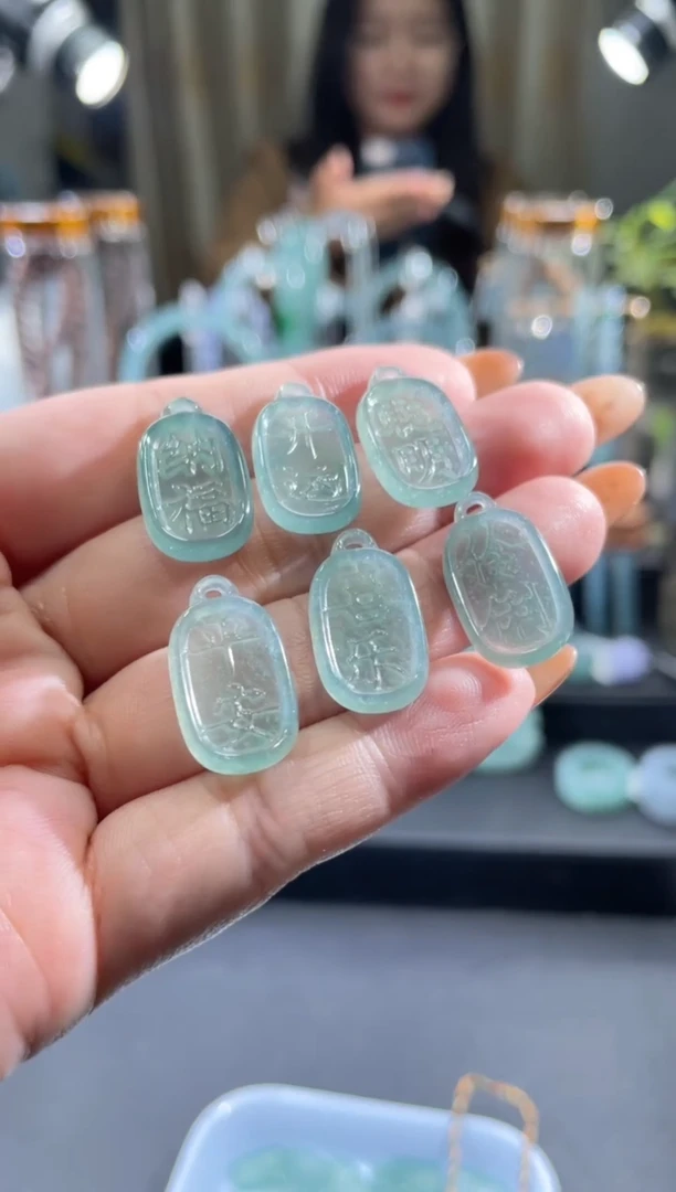 未镶嵌挂件翡翠多样性发一件