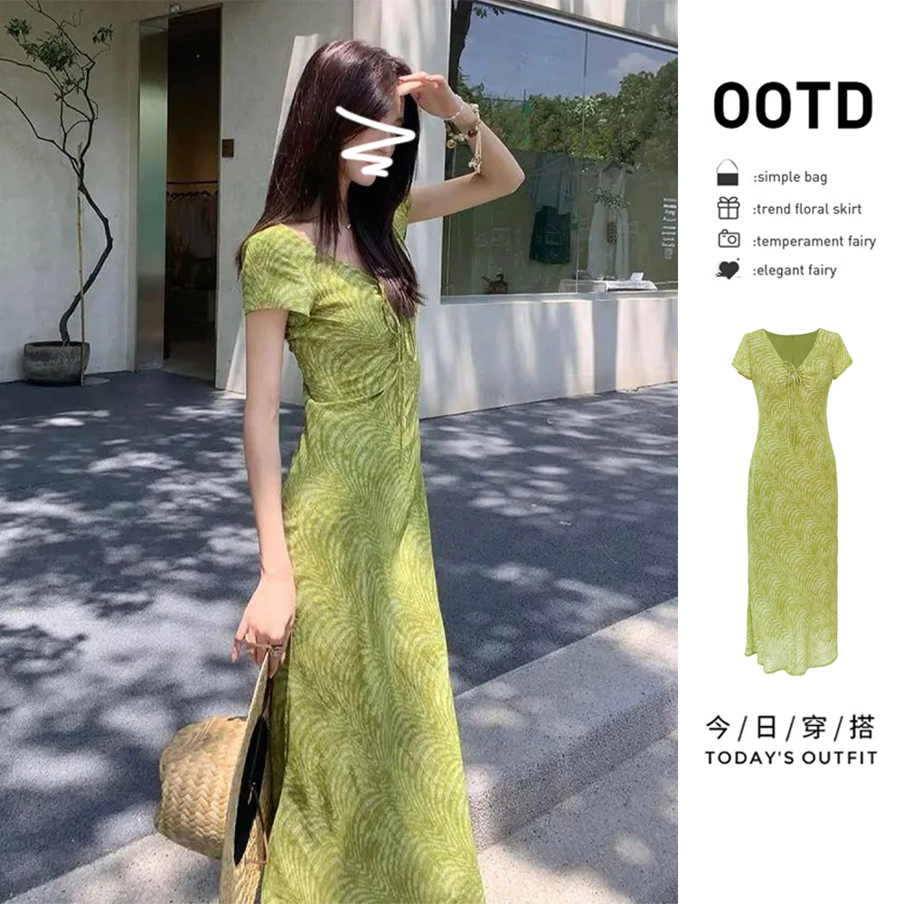 法式v领绿色碎花连衣裙女夏季2025新款海边度假气质收腰包臀长裙