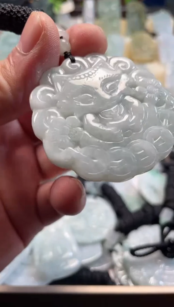 颈饰未镶嵌翡翠12/16/015