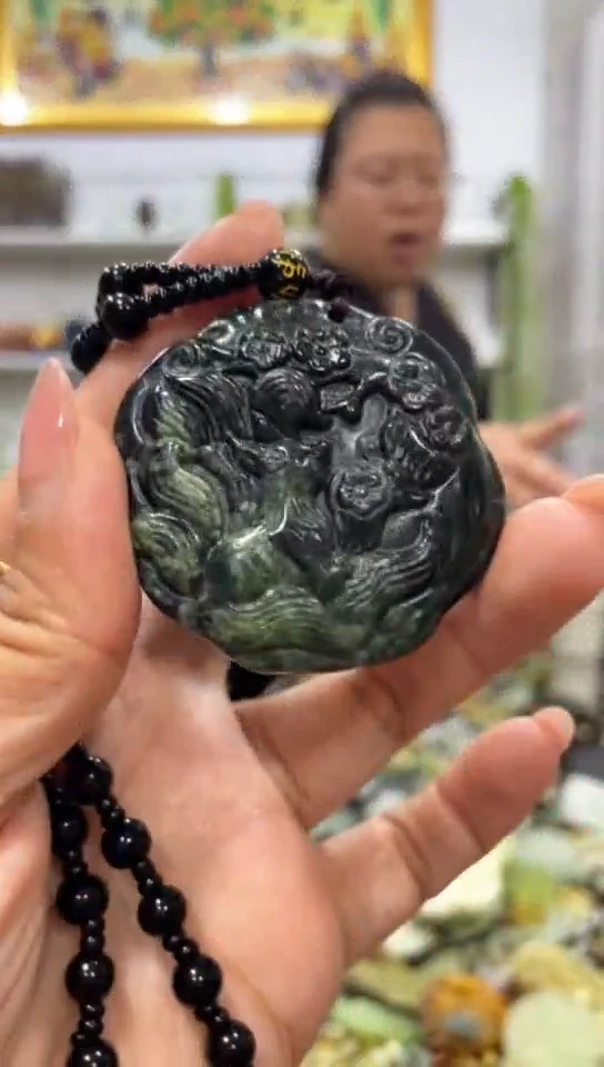 未镶嵌岫玉吊坠