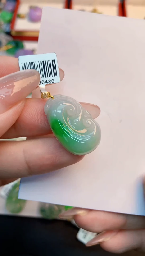 翡翠未镶嵌颈饰1