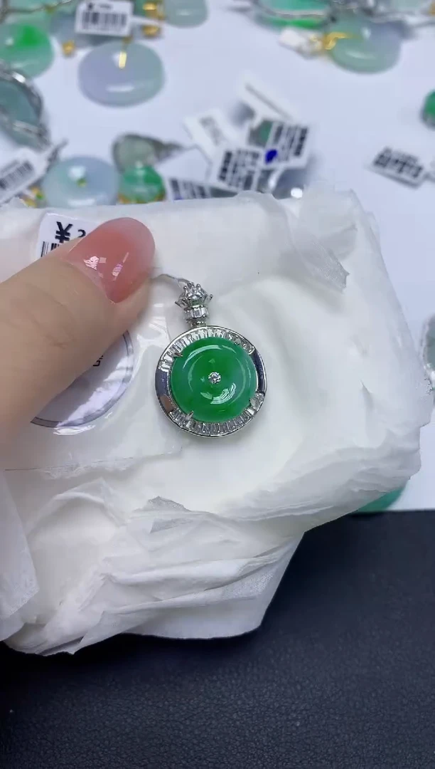 颈饰未镶嵌翡翠天然缅甸翡翠A货多样性发一件