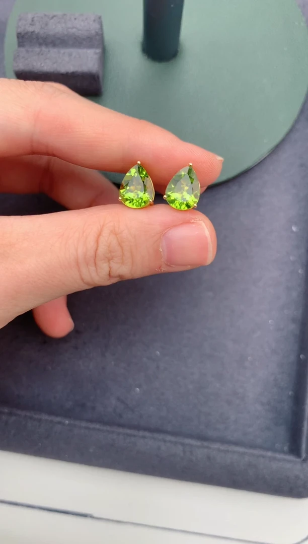 橄榄石耳饰18K金镶嵌2.2ct橄榄石  DE