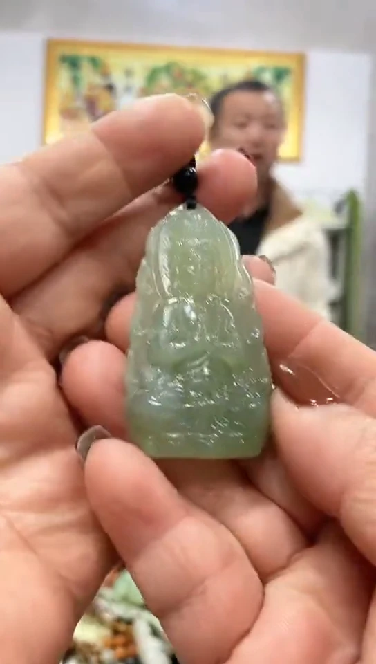 未镶嵌蛇纹石玉挂件
