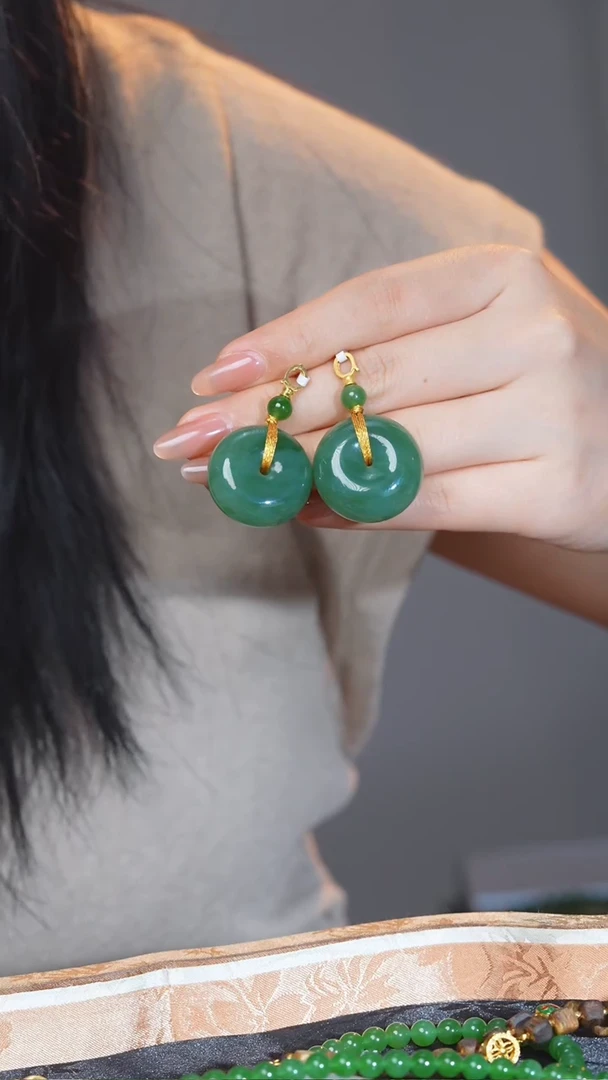 和田玉18K金镶嵌吊坠(不含链)（多样性发一）@@J0004