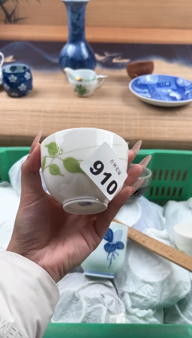 瓷片不****妙B          910