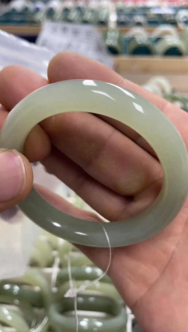 未镶嵌手镯和田玉和田玉手镯54.7 圈168 号