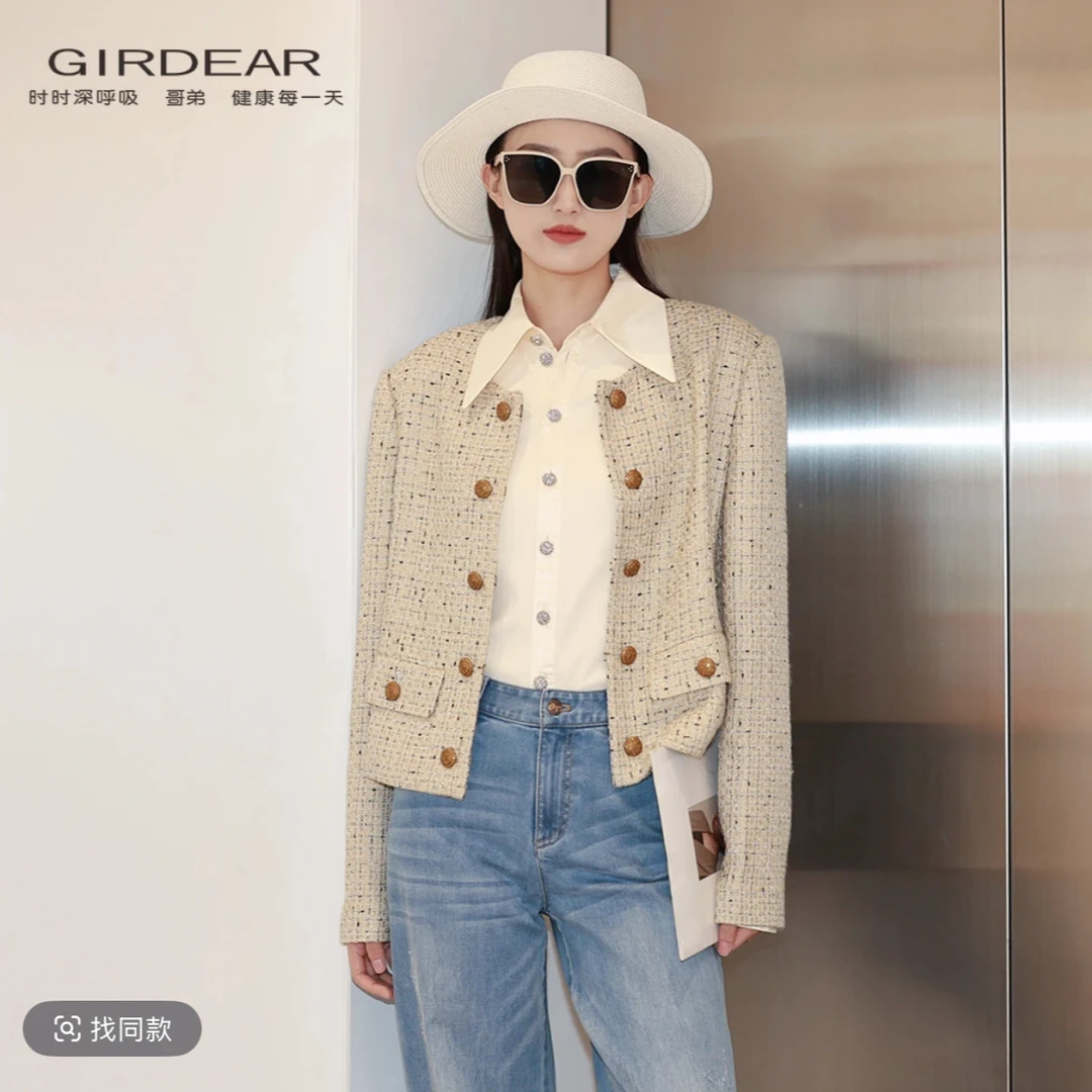GIRDEAR/哥弟宫廷复古气质双排扣春款圆领短款小香外套1400680