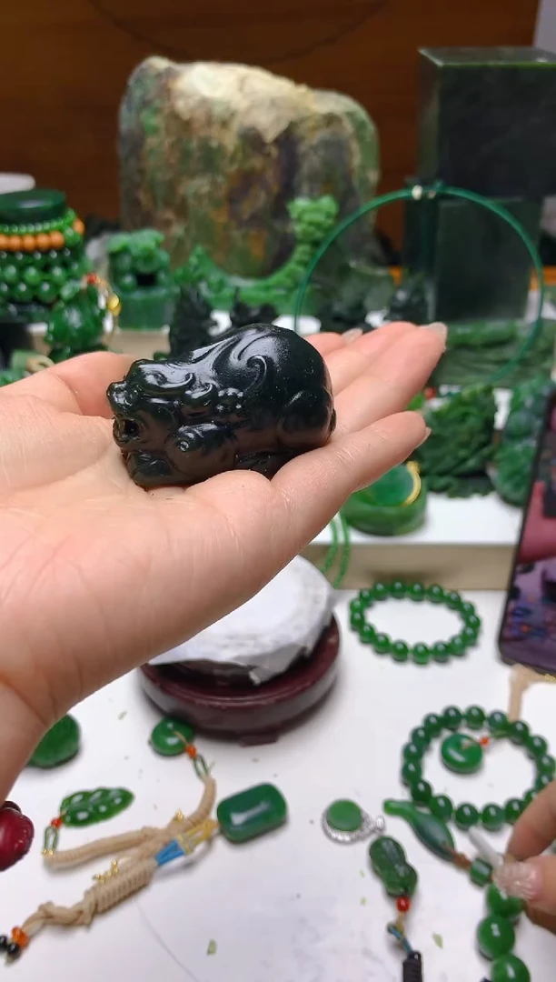 未镶嵌和田玉（青玉）珠宝半成品随机发货1个