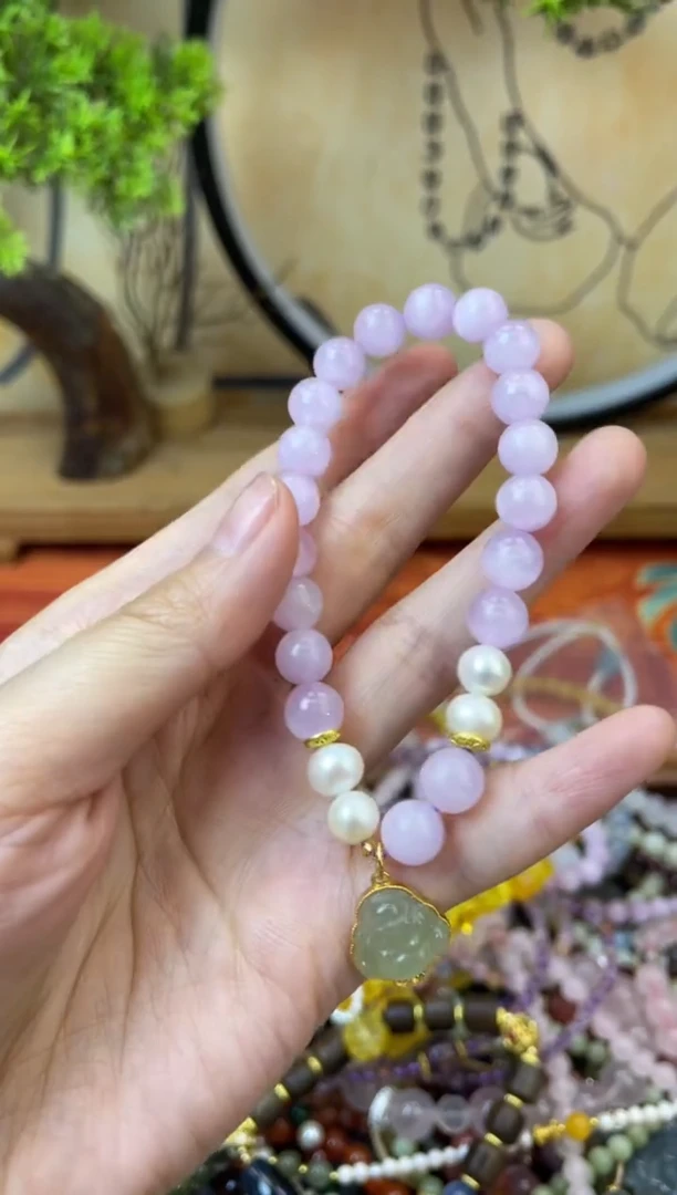 【闪购商品】锂辉石手串未镶嵌229