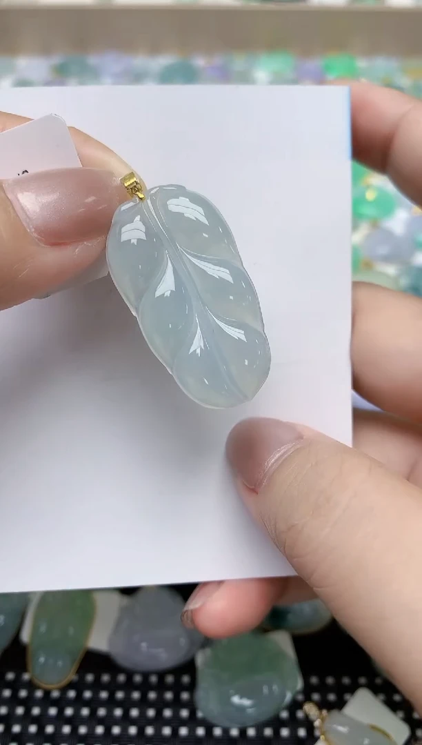 翡翠18K金镶嵌颈饰天然缅甸A货翡翠