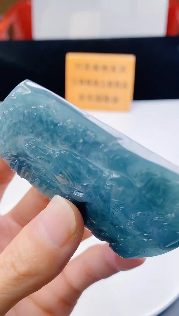 颈饰未镶嵌翡翠·