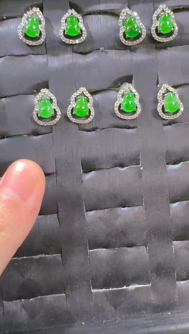 翡翠未镶嵌耳饰天然A货翡翠+发其一