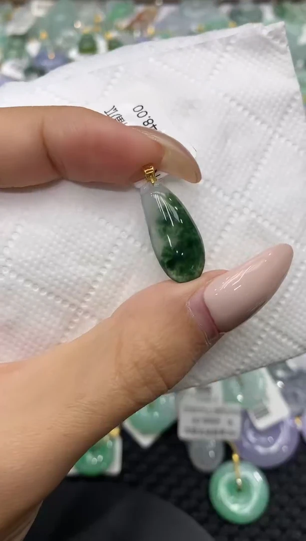 颈饰18K金镶嵌翡翠111111111111