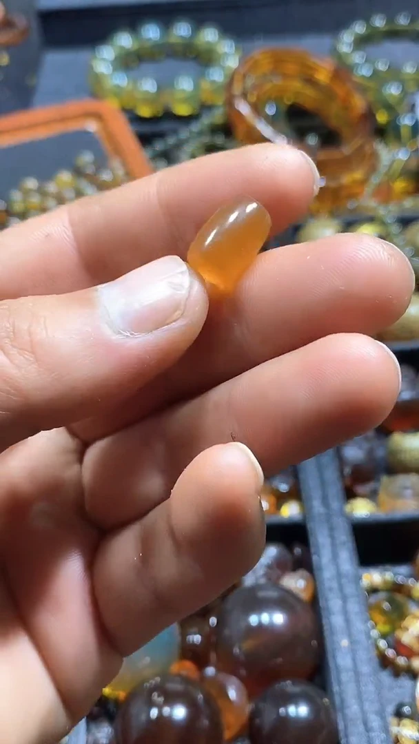 琥珀未镶嵌耳饰邀*天然缅甸琥珀手串