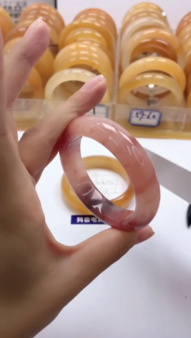 石英质玉手镯未镶嵌19/53.4