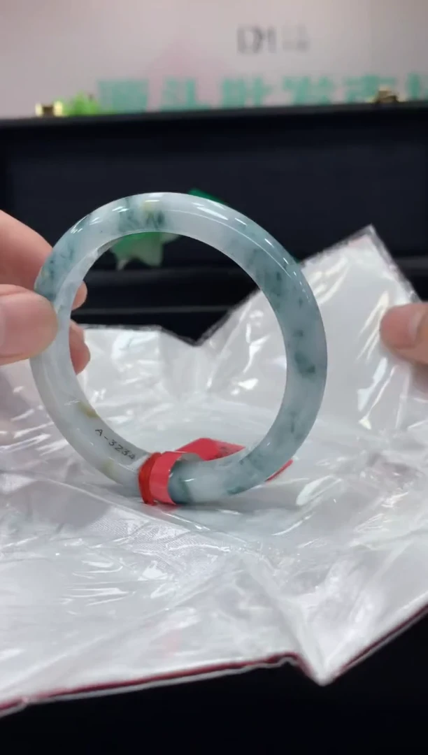 未镶嵌手镯翡翠翡翠手镯