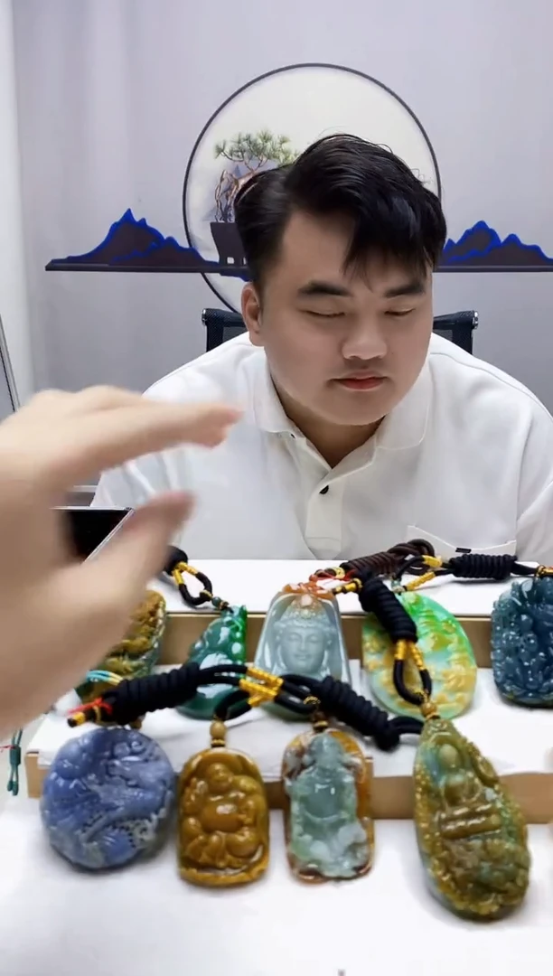 定制翡翠未镶嵌心***?5060zm-毛货挂件