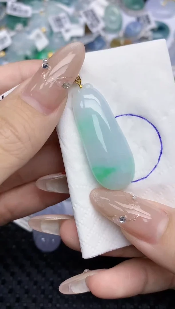 颈饰18K金镶嵌翡翠128   天然翡翠A货  百元以上9米证书费自理