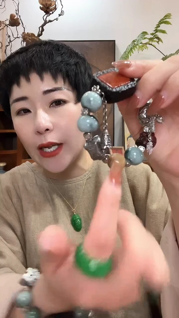 吊坠(赠链)合金翡翠679