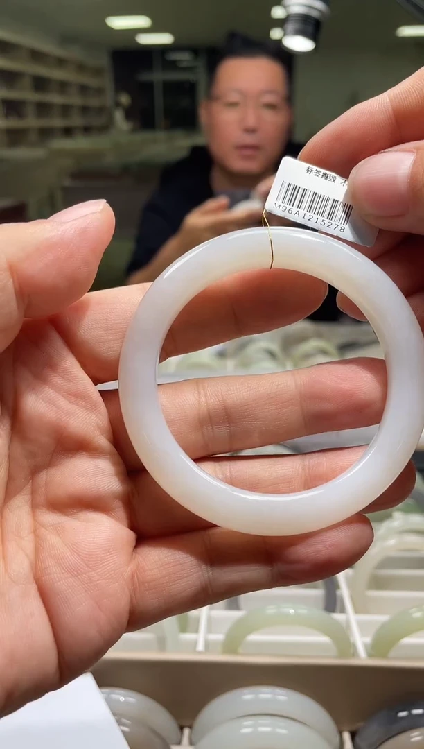 未镶嵌手镯和田玉57-59圈口 5278