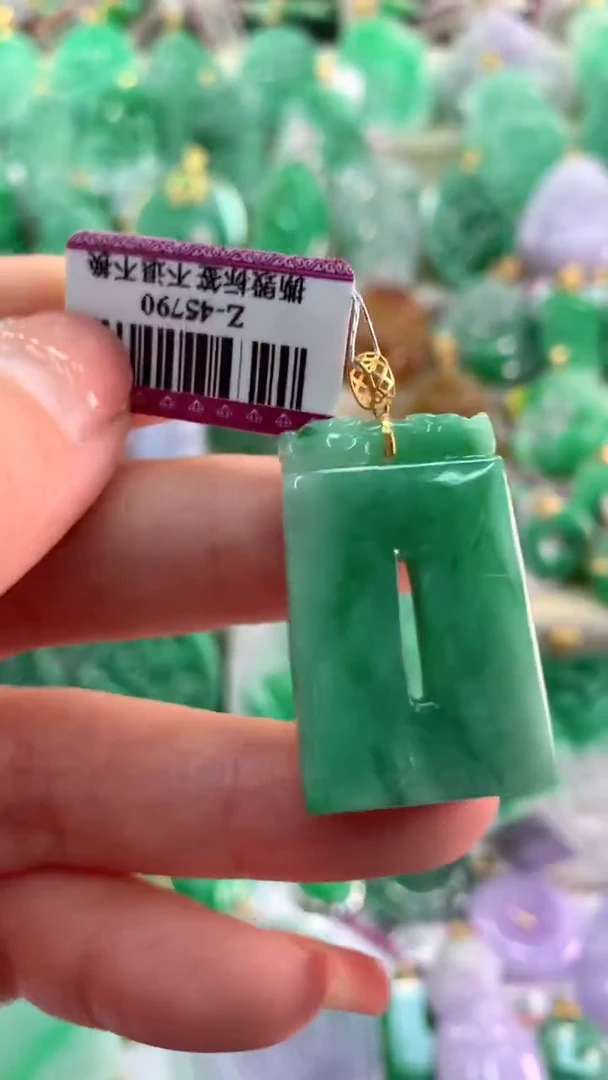 【闪购商品】翡翠吊坠(不含链)18K金镶嵌挂件