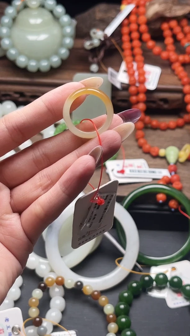 未镶嵌戒指和田玉且末金山糖 18圈 9011362