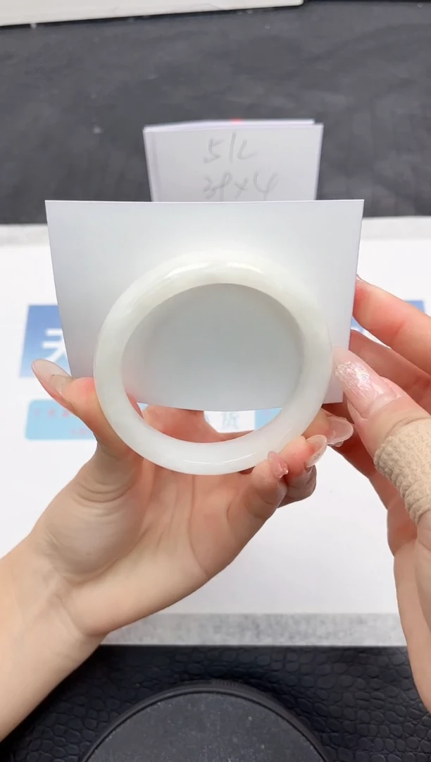 【闪购商品】和田玉手镯未镶嵌A139-56