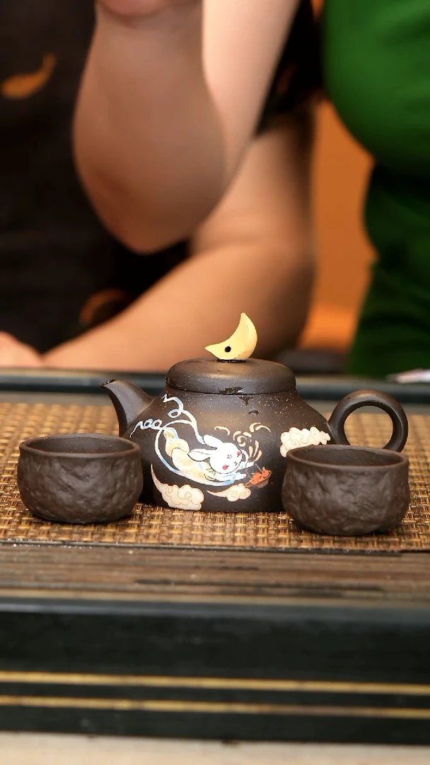 茶壶紫砂TZP56《半月壶》紫玉金砂
