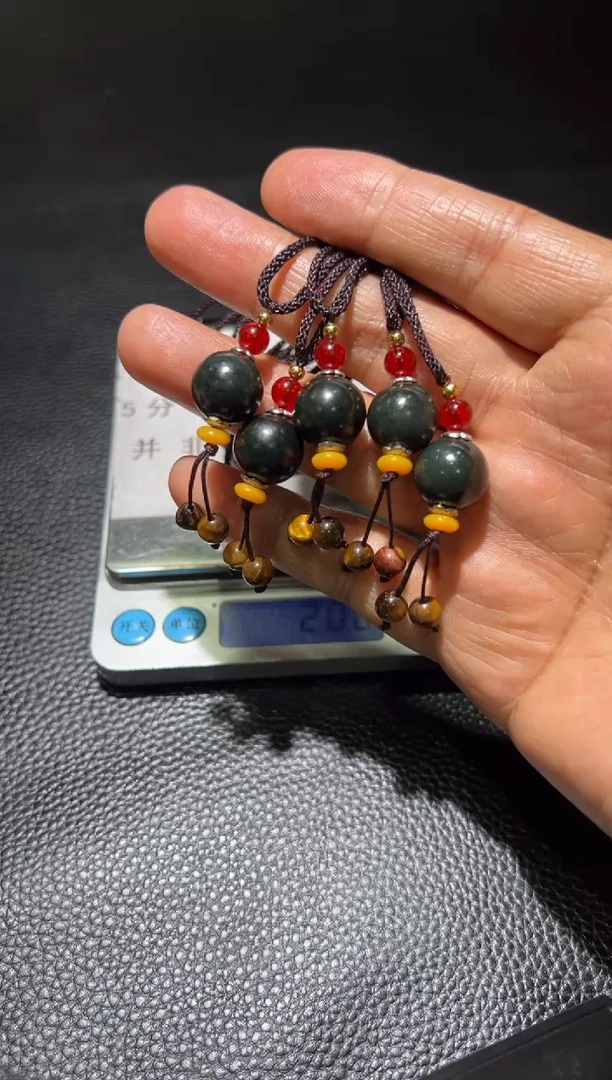 和田玉未镶嵌吊坠(赠链)和田玉